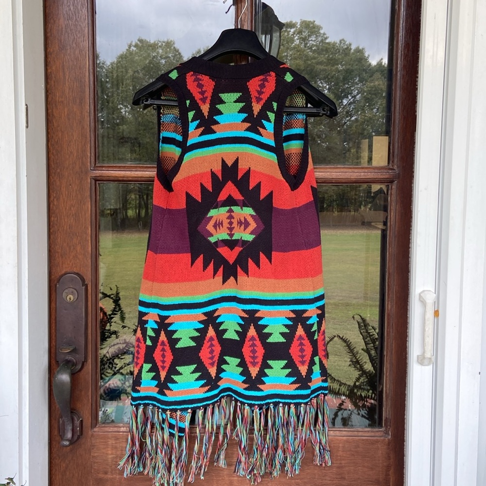 Powder River‎ Outfitters by Panhandle Slim Aztec fringed vest. Size small. - Picture 4 of 4